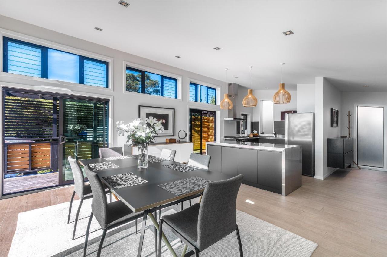 הוילה Oneroa Taonga With Sea Views By Waiheke Unlimited מראה חיצוני תמונה